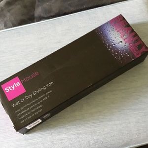 Style House Wet or Dry Styling Iron